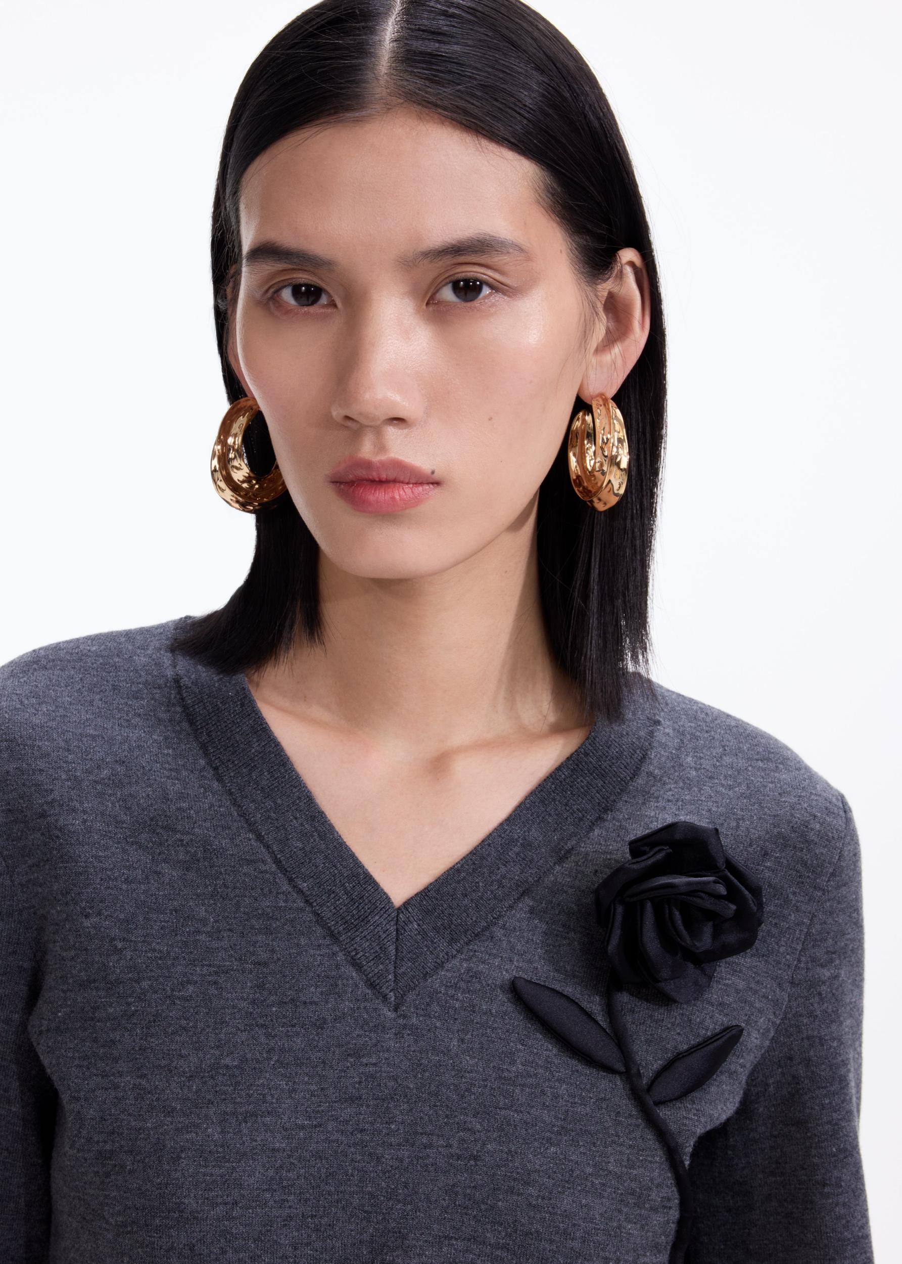 Gold Sculpted Hoop Earrings Product Image