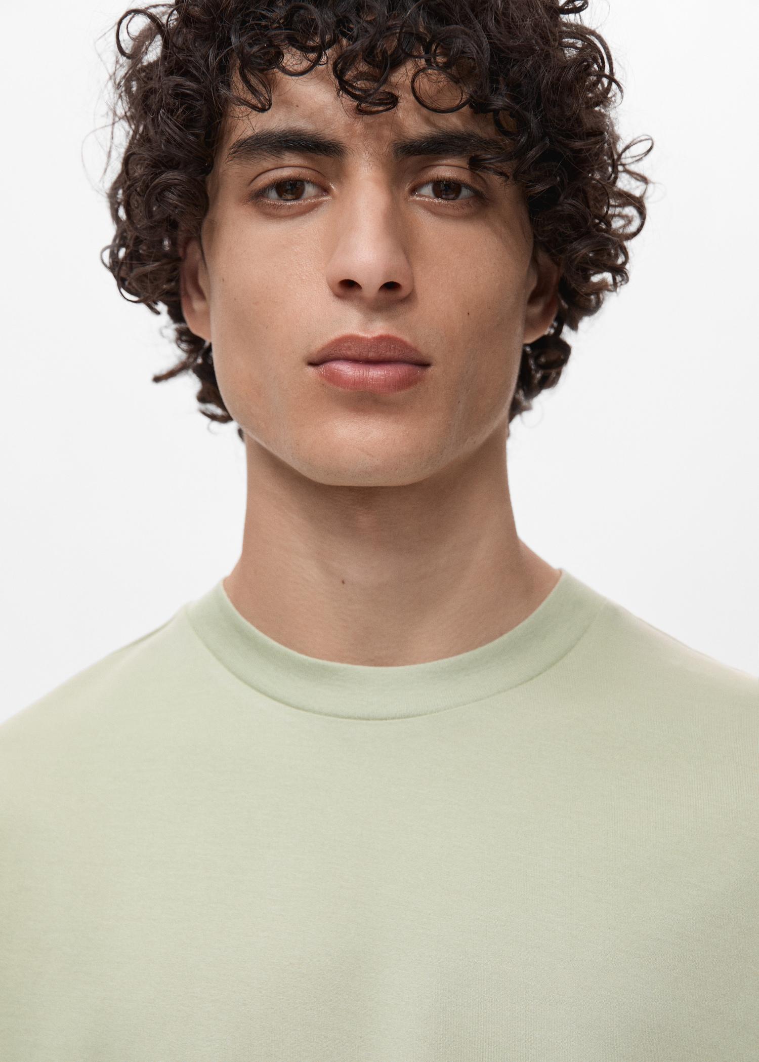 100% cotton slim-fit t-shirt - Men | MANGO USA Product Image