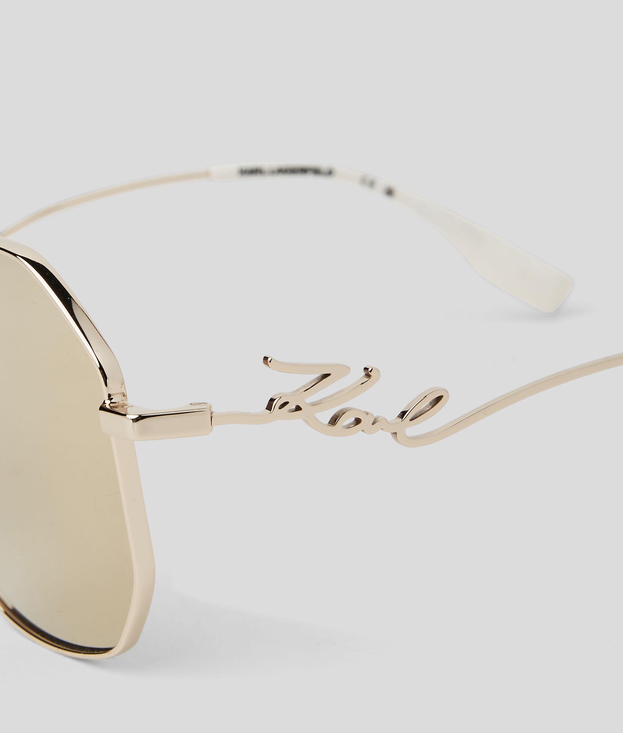 SIGNATURE SUNGLASSES Product Image