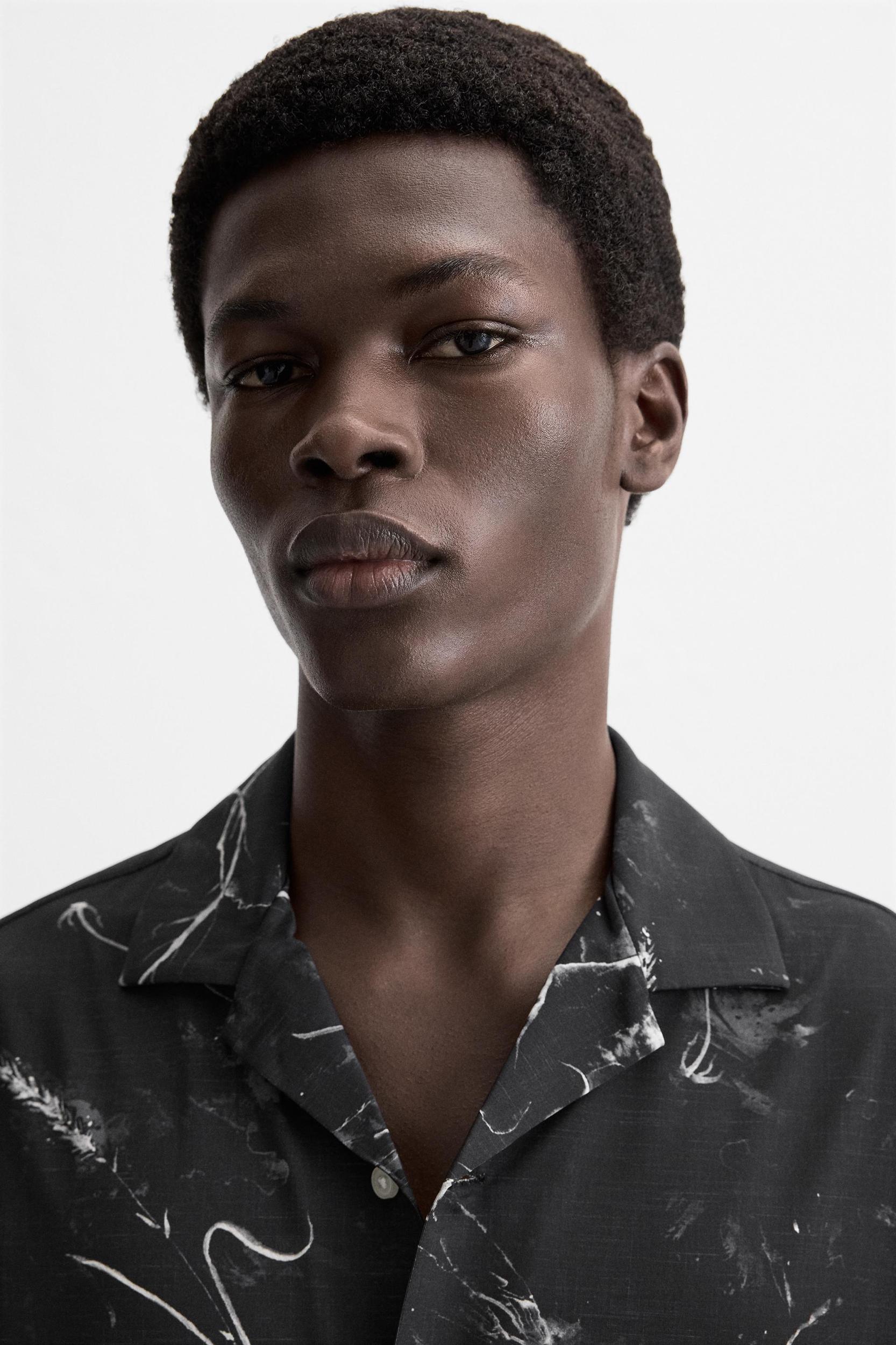 ABSTRACT PRINT STRETCH SHIRT Product Image