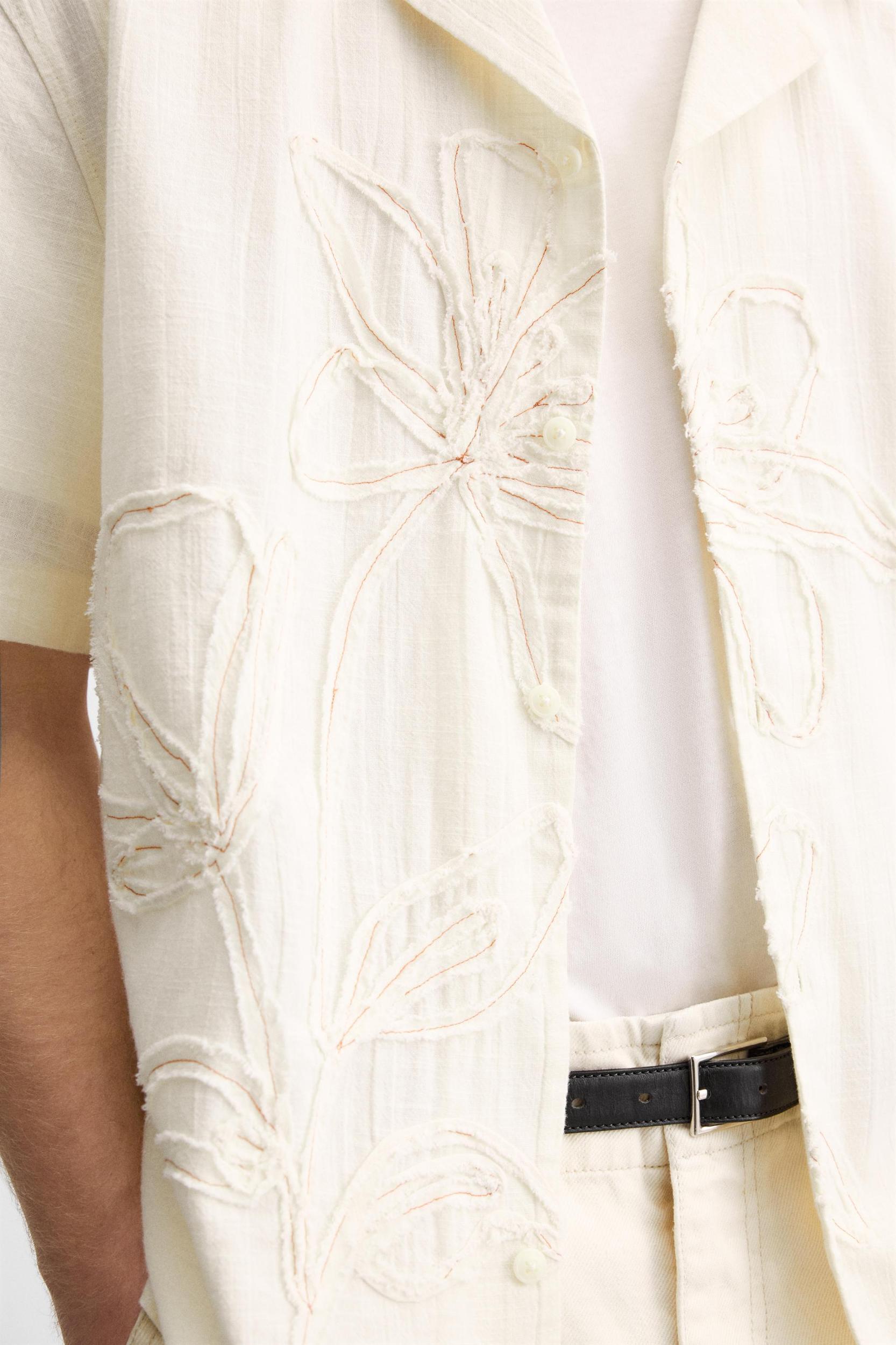 FLORAL EMBROIDERED SHIRT Product Image
