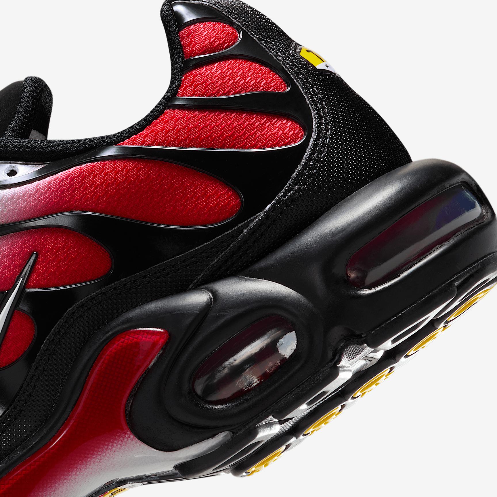 Nike Men's Air Max Plus Shoes Product Image