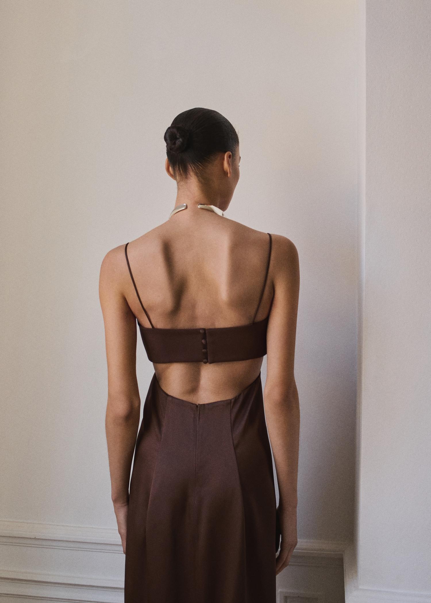 Rigid twisted collar - Women | MANGO USA Product Image