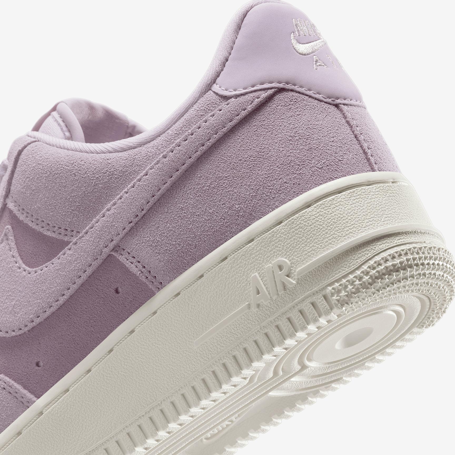 Nike Womens Air Force 1 07 Shoes | HJ5336-500 Product Image
