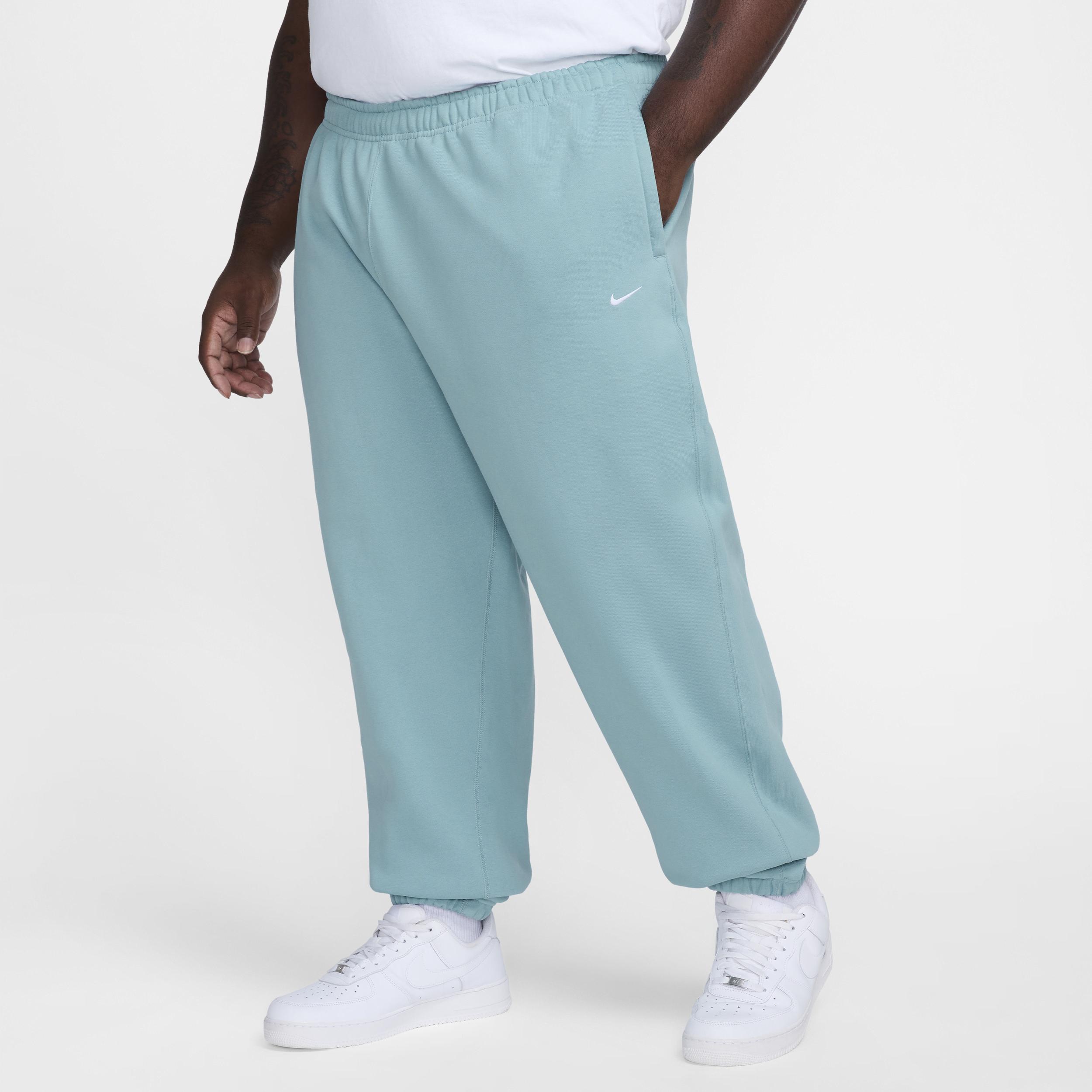 Nike Men's Solo Swoosh Fleece Pants Product Image