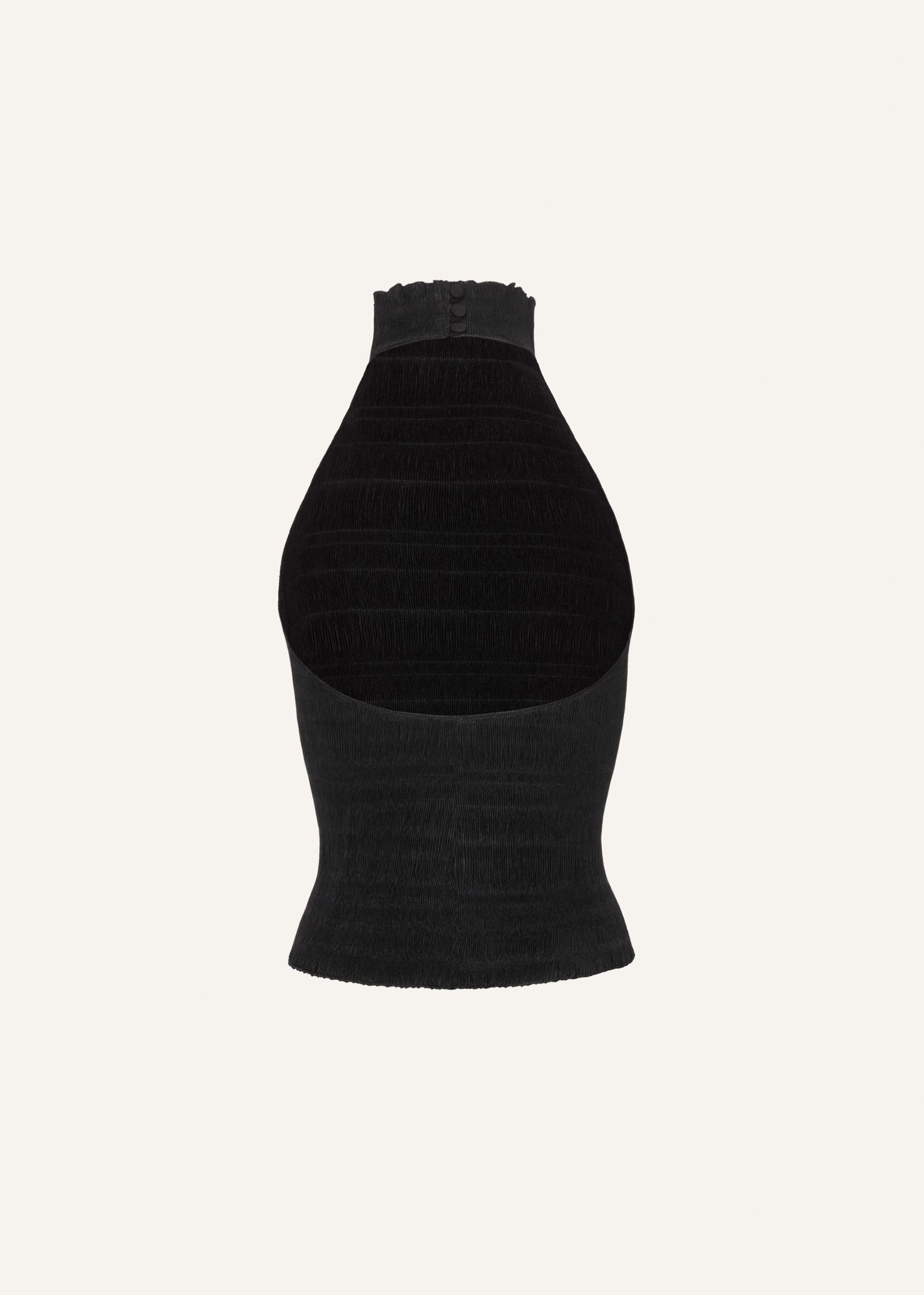 Open-back plissé top in black Product Image