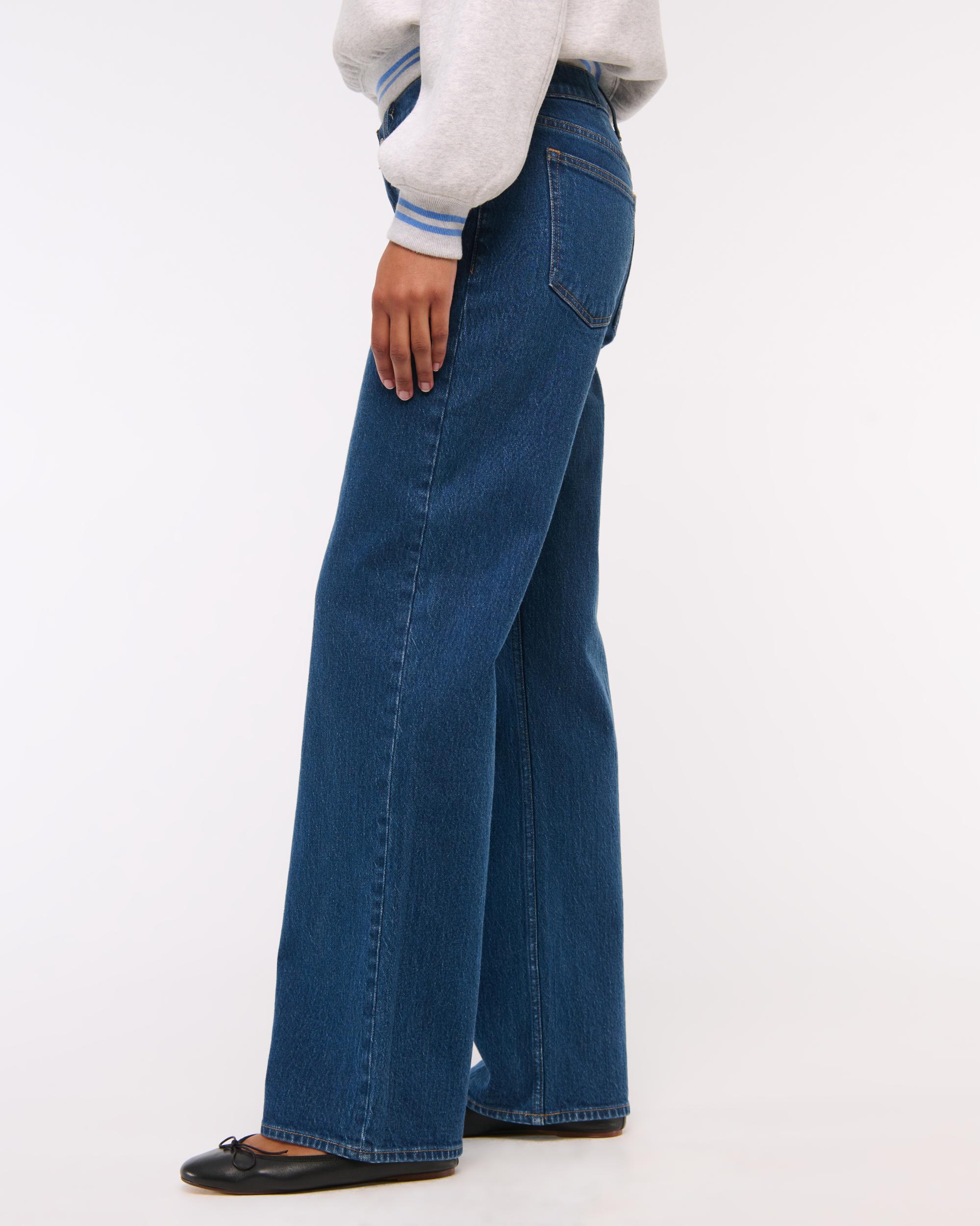 Curve Love Low Rise 90s Relaxed Jean Product Image