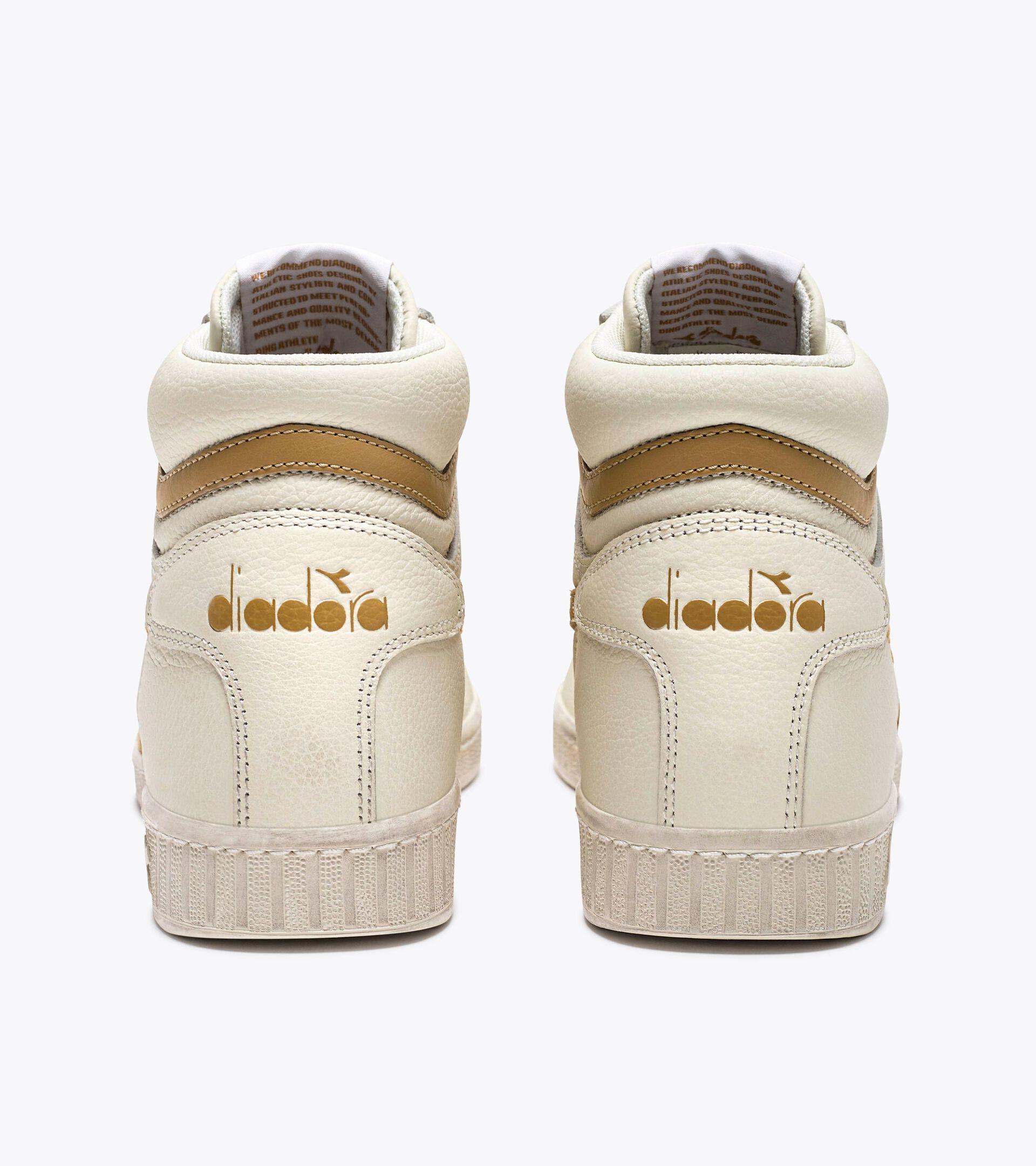 GAME L HIGH WAXED SUEDE POP Product Image