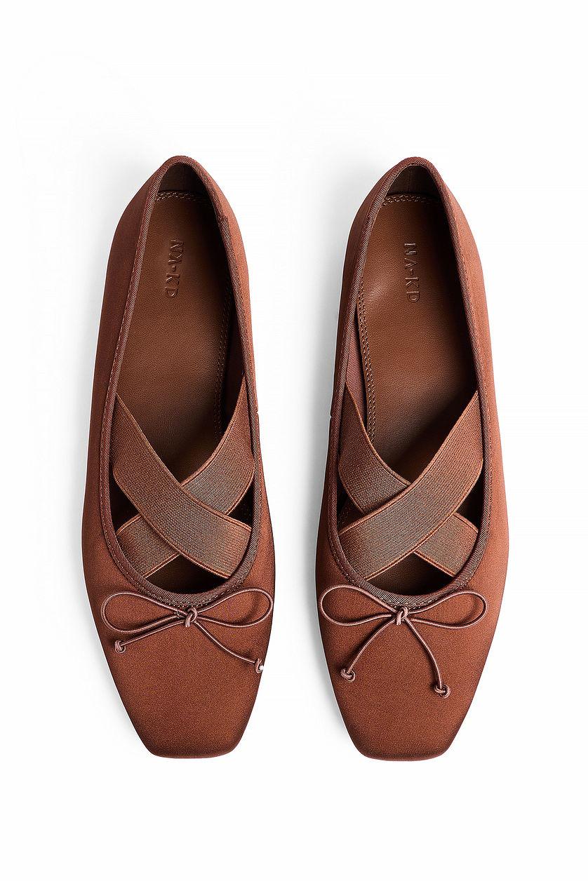 Elastic Detail Ballerinas Product Image