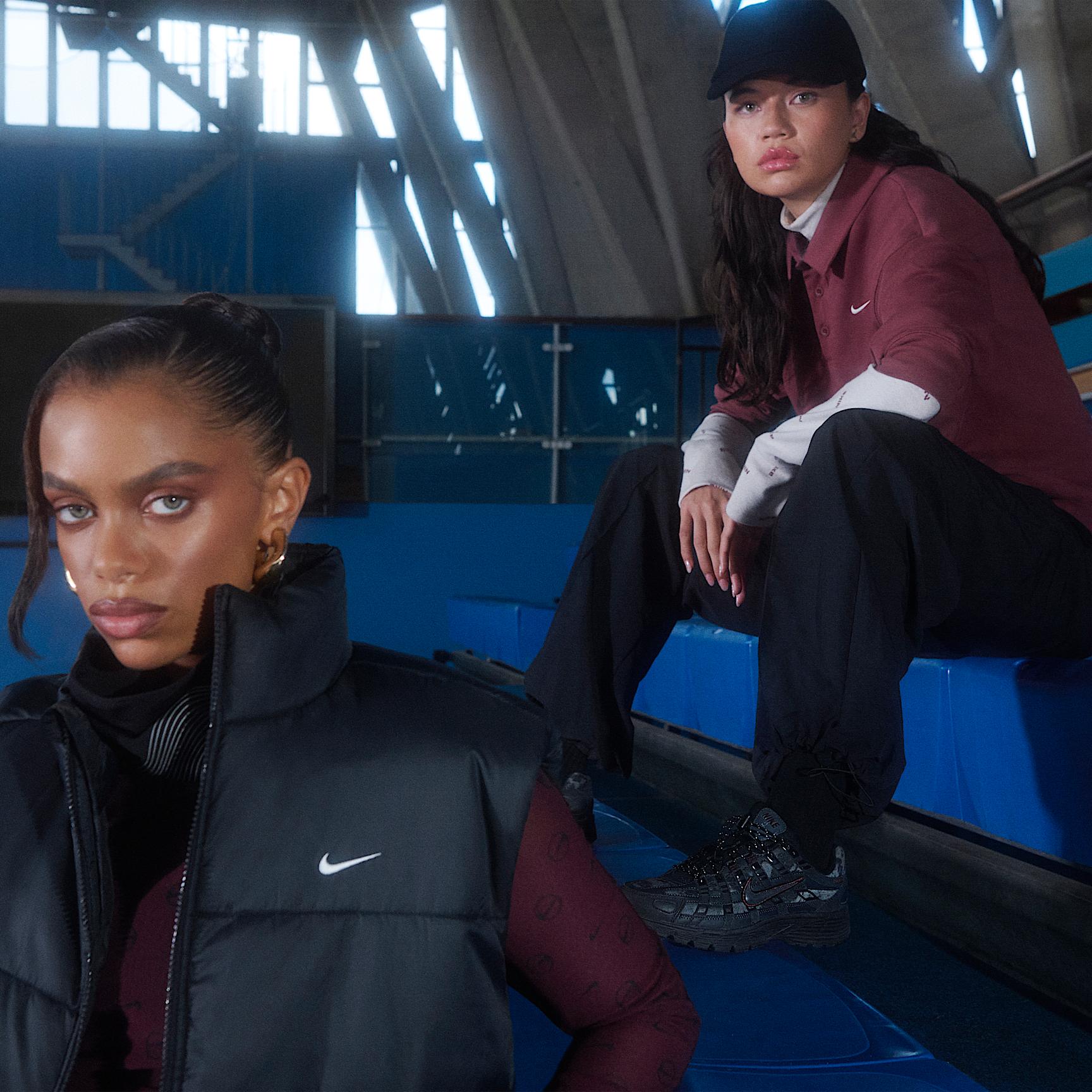 Nike Sportswear Women's Woven Jacket Product Image