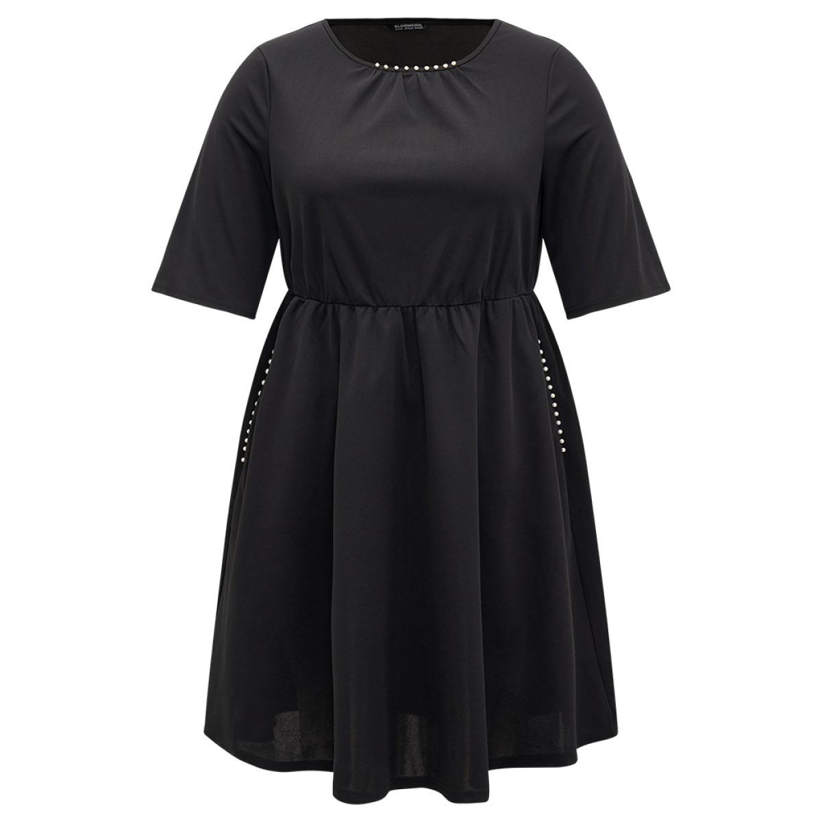 Plus Size Plain Pocket Pearl Beaded Detail Gathered Dress Black Women Elegant Gathered Round Neck Half Sleeve Curvy Midi Dress BloomChic 26/4X Product Image