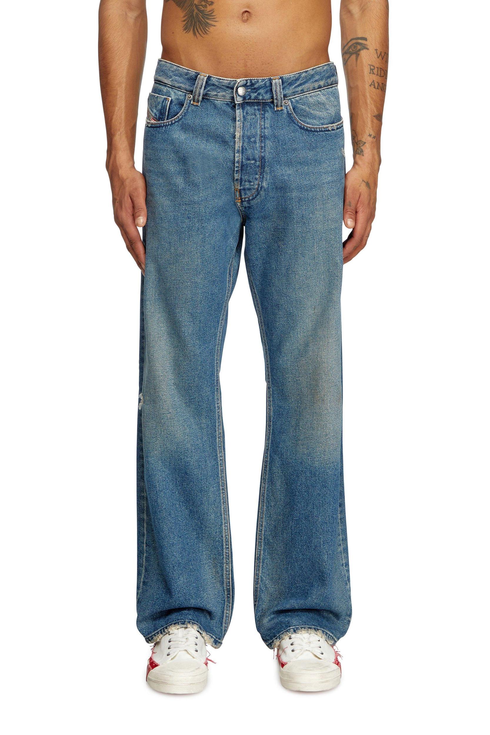 Relaxed Jeans 1980 D-Eeper 09J79 Product Image