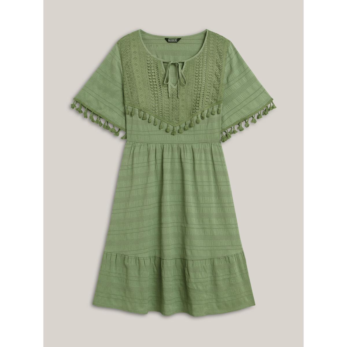 Plus Size Lace Neck-Tie Pockets Tiered Midi Dress Greenbean Women Resort Woven ribbon&lace trim Round Neck Short sleeve Curvy BloomChic 14-16/1X Product Image