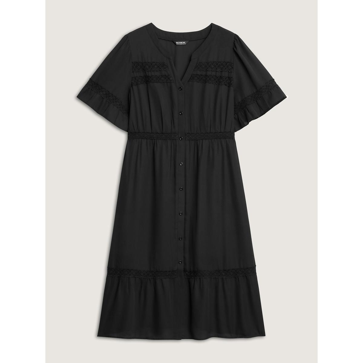 Plus Size Lace Trim Button Placket Midi Dress Black Women Timeless Flat collar with V-notch Short sleeve Curvy BloomChic 30/6X Product Image