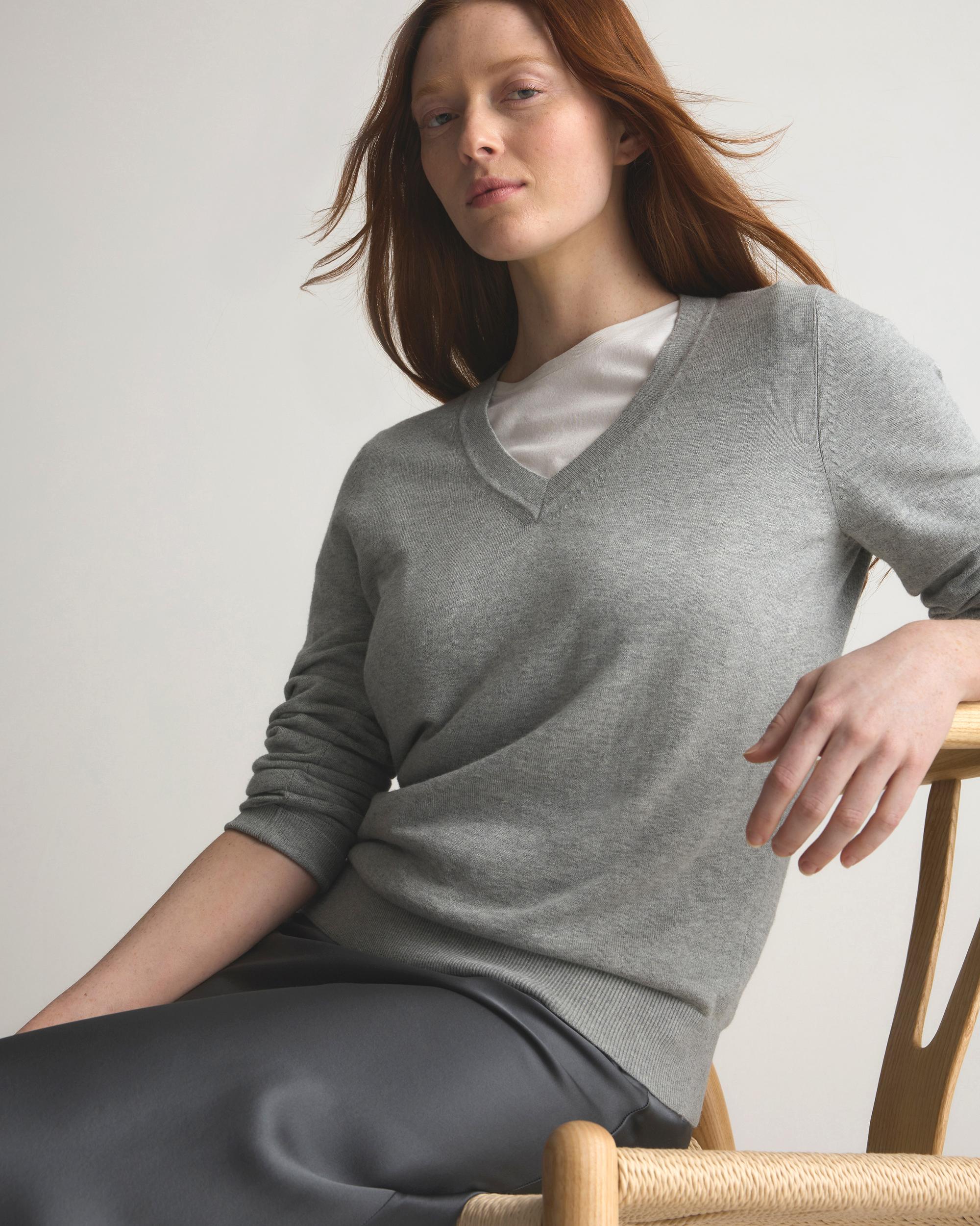 Quince | Women's Lightweight Cotton Cashmere V-Neck Sweater Organic Cotton Product Image