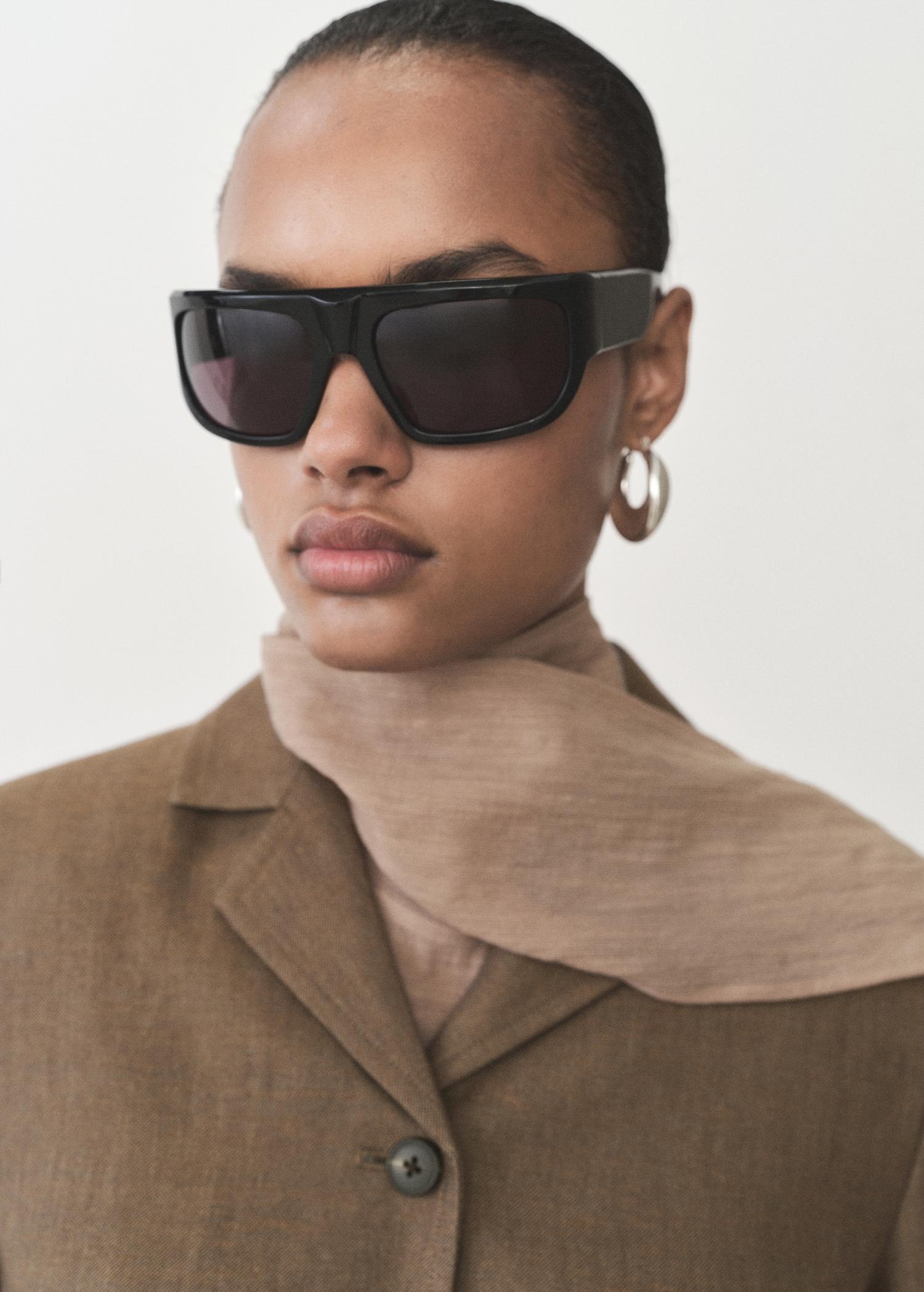 Linen-blend cropped jacket - Women | MANGO USA Product Image