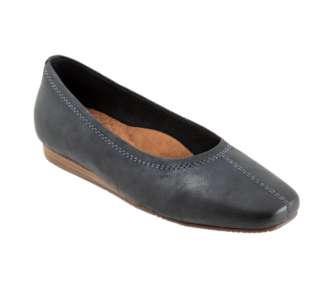 Women's Softwalk Vera Cruz Flats Product Image