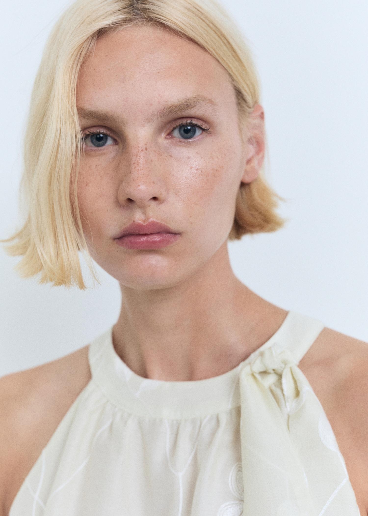 Halter-neck top with knot detail - Women | MANGO USA Product Image