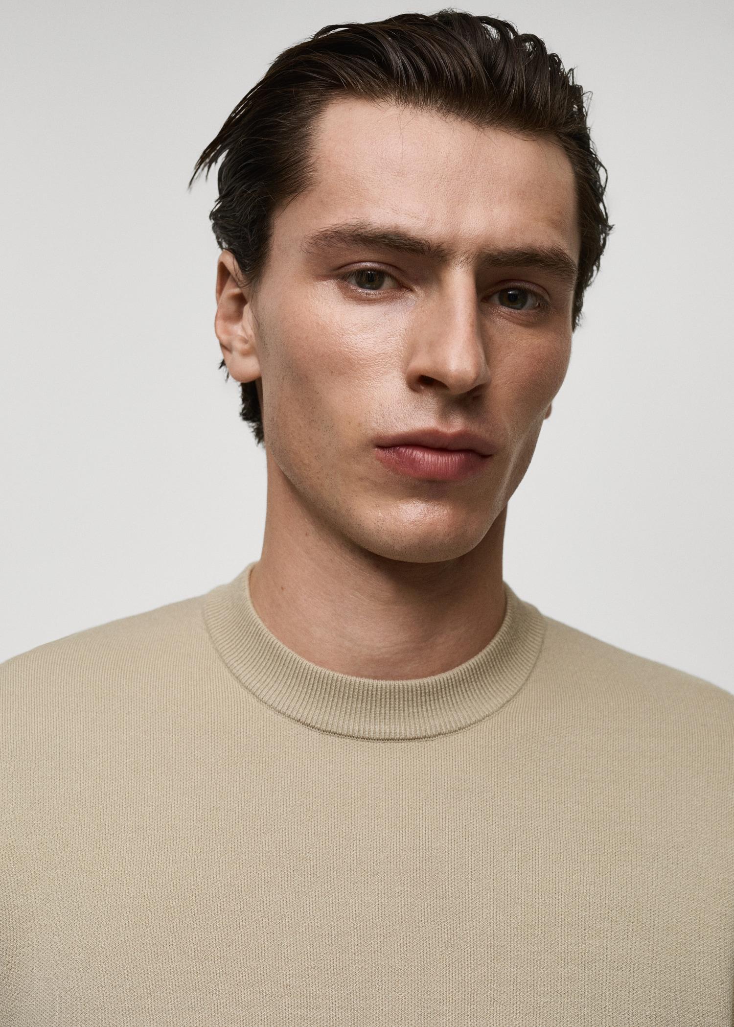 Medium-knit regular-fit sweater - Men | MANGO USA Product Image