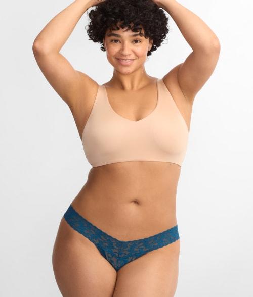 Signature Lace Low Rise Thong Product Image