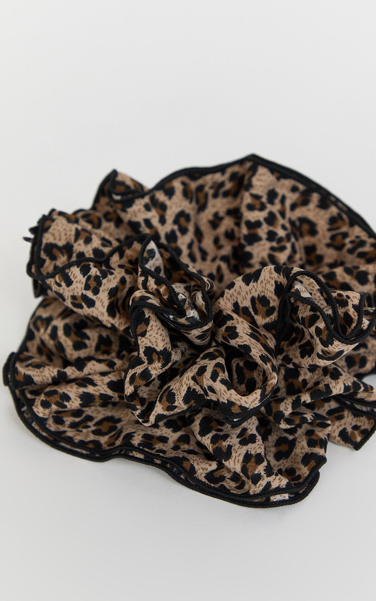 Nikita Scrunchie in Leopard Product Image