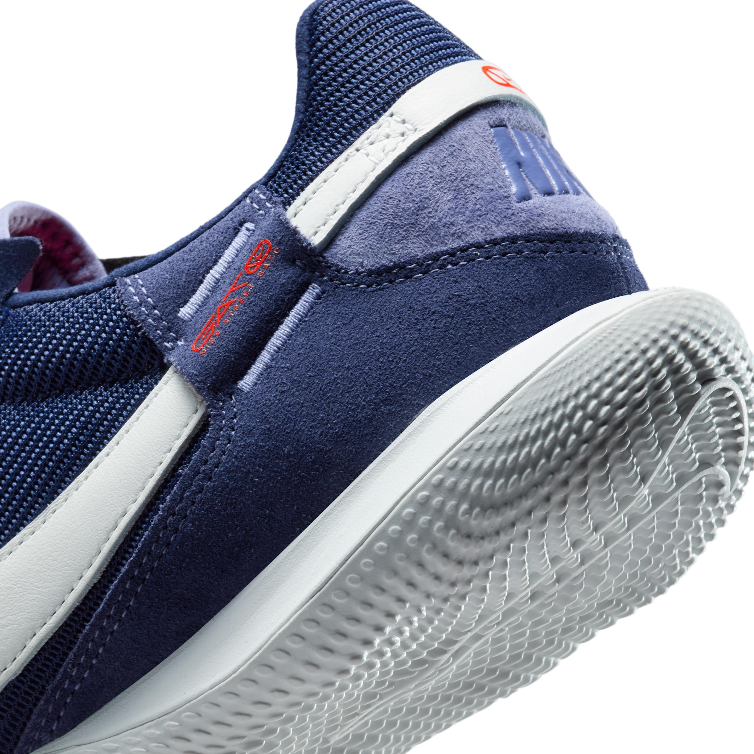 Nike Men's Streetgato Low-Top Soccer Shoes Product Image