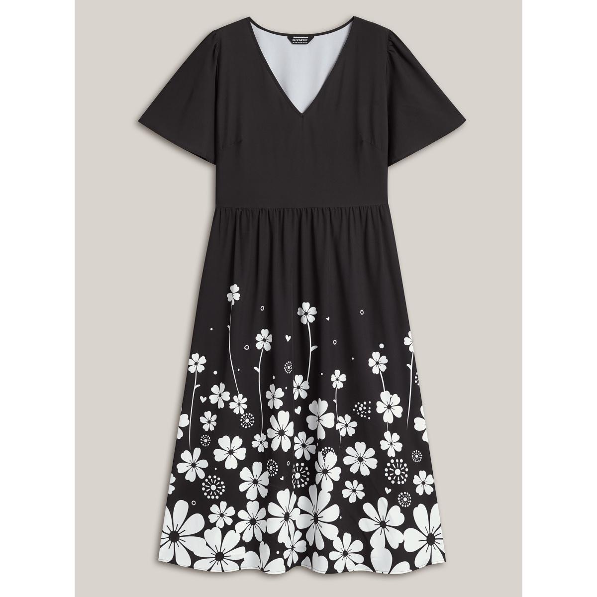Plus Size V-Neck Floral Print Flared Sleeve Dress Black Women Romantic Gathered V-neck Short sleeve Curvy BloomChic 30/6X Product Image