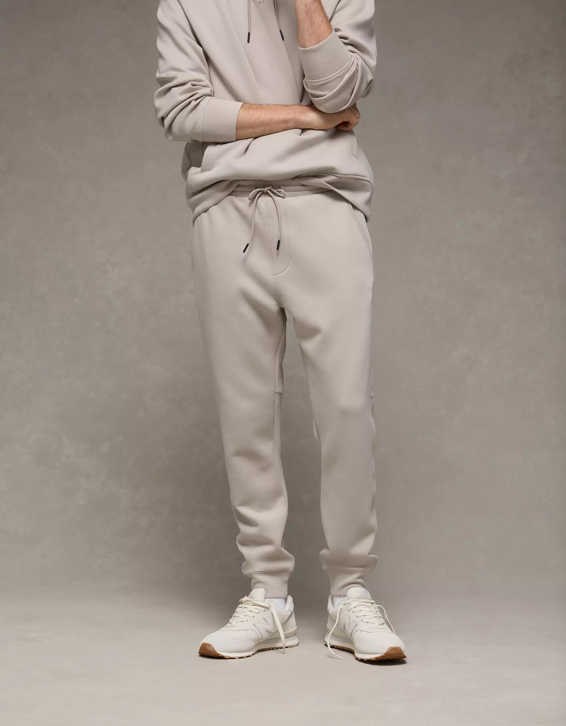 AE 24/7 Jogger Product Image