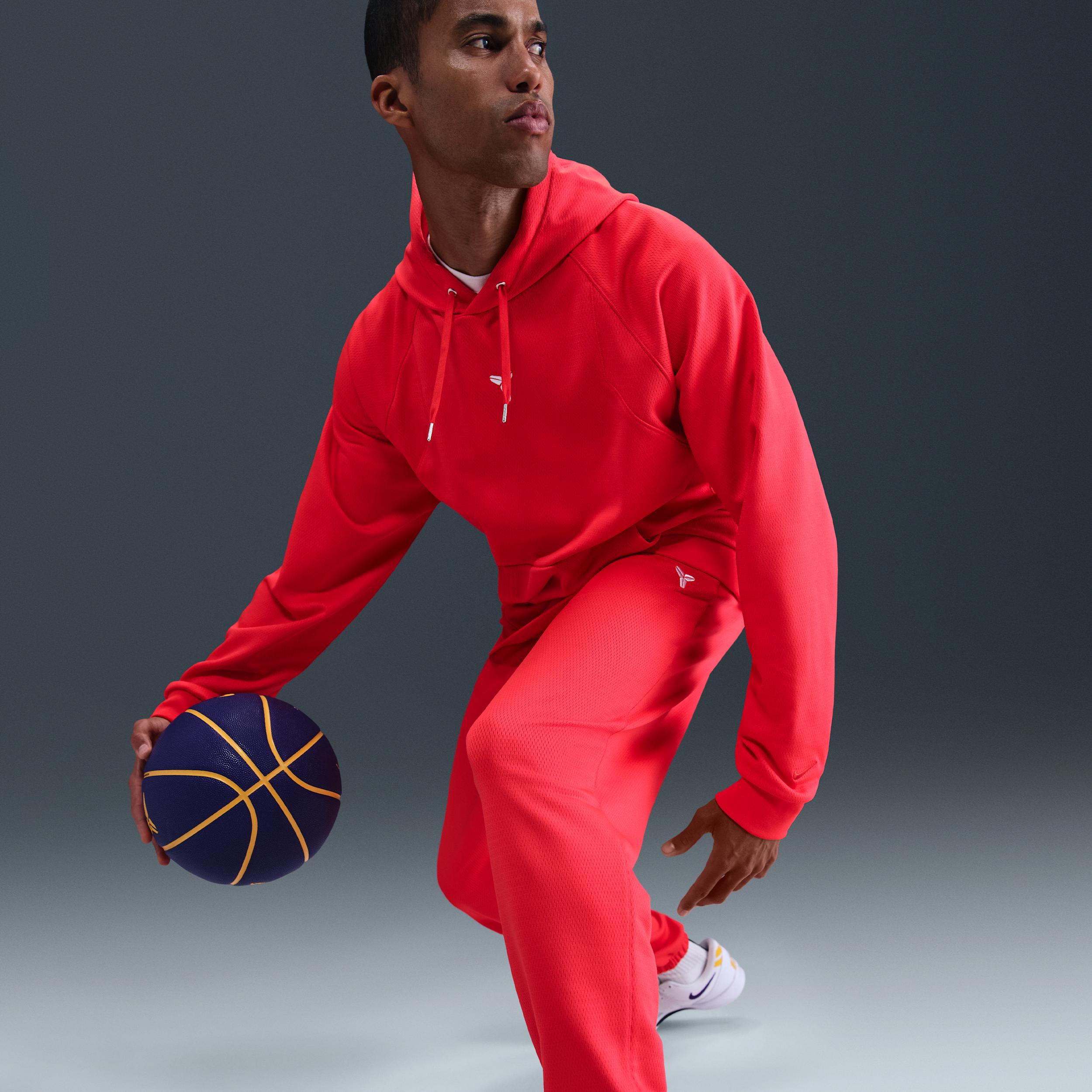 Nike Men's Kobe Therma-FIT Basketball Pants Product Image