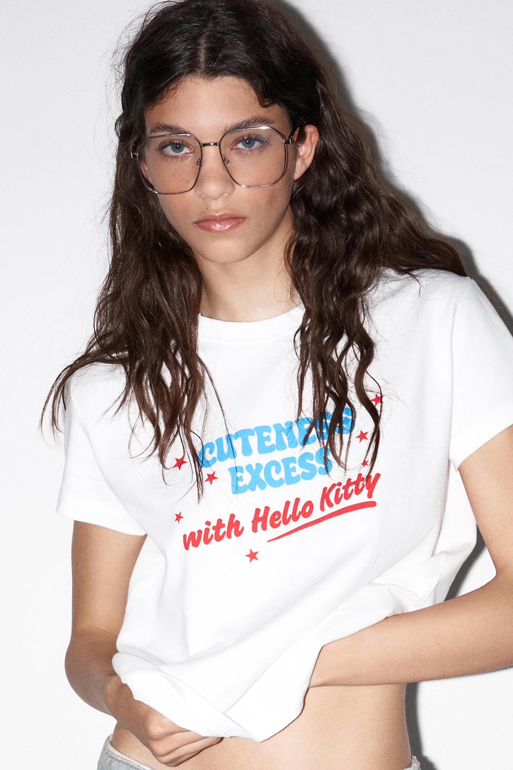 HELLO KITTY © 2025 SANRIO WASHED EFFECT T-SHIRT Product Image