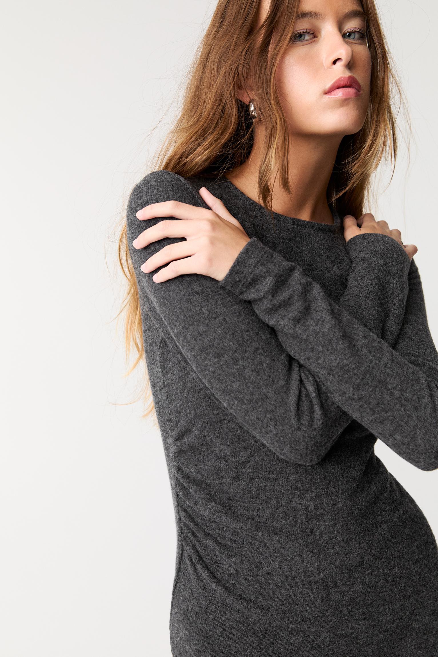 Long sleeve knit T-shirt Product Image