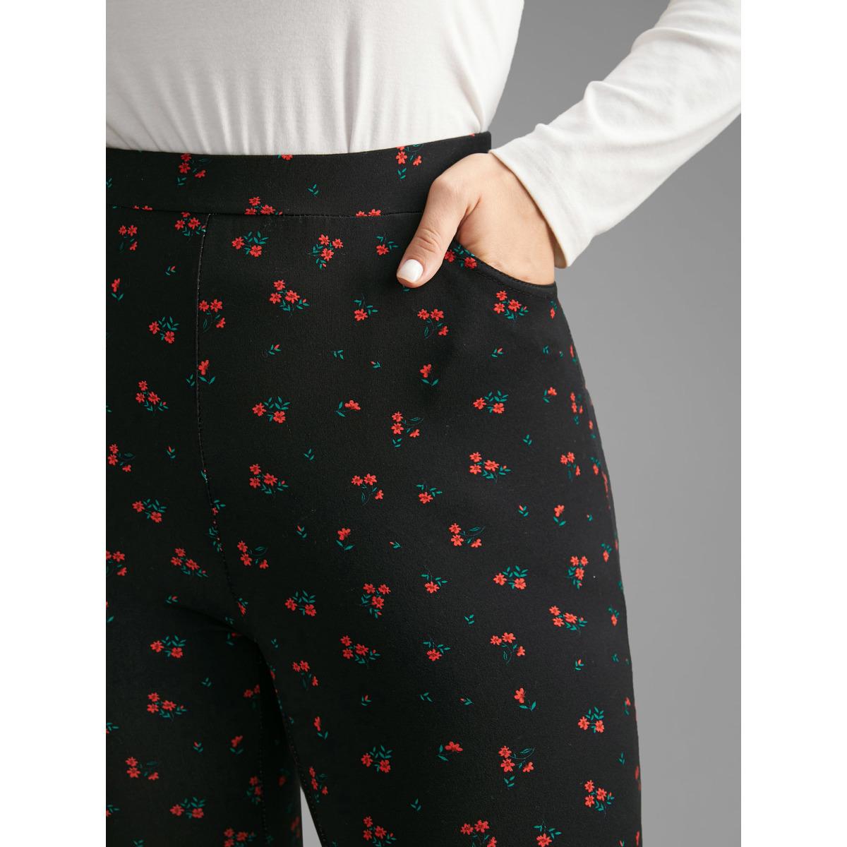 Plus Size Ditsy Floral Pocket Skinny Leggings Women BlackFlower Elegant High stretch Skinny Mid Rise Everyday Leggings BloomChic 30/6X Product Image