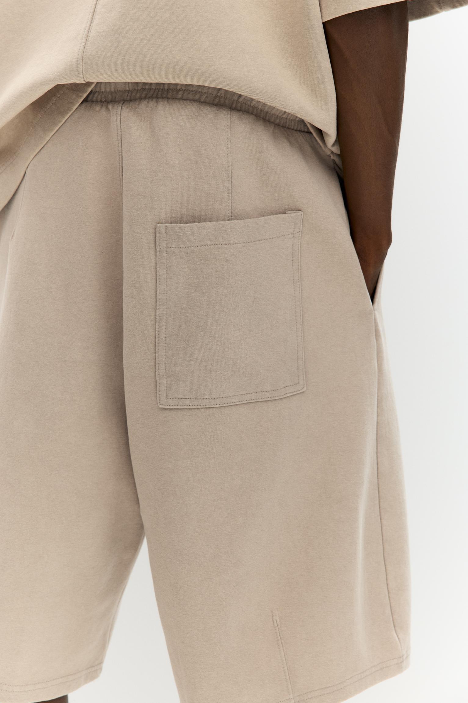 Super baggy Bermuda short sweatpants Product Image