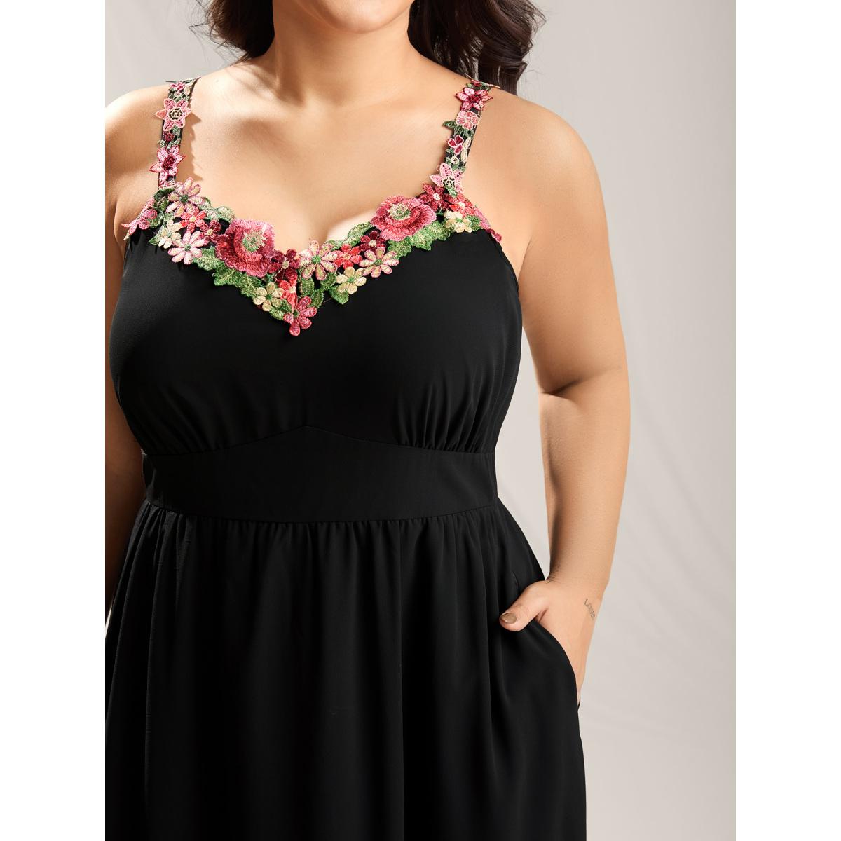 Plus Size Floral Sweetheart Neckline Cinched-Waist Dress Black Women Heart neckline Sleeveless Curvy BloomChic 14-16/1X Product Image
