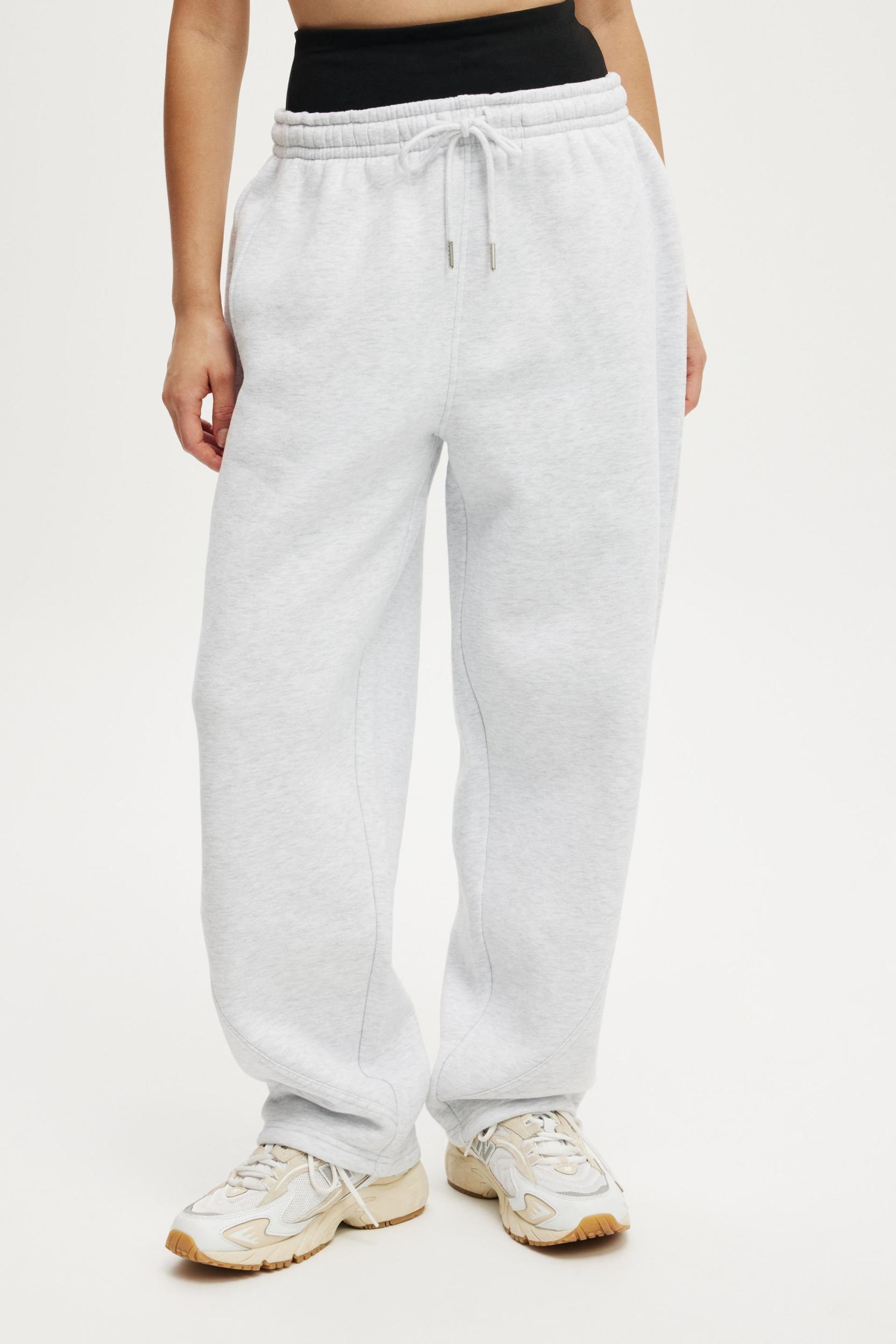 Plush Essential Barrel Sweatpant Product Image