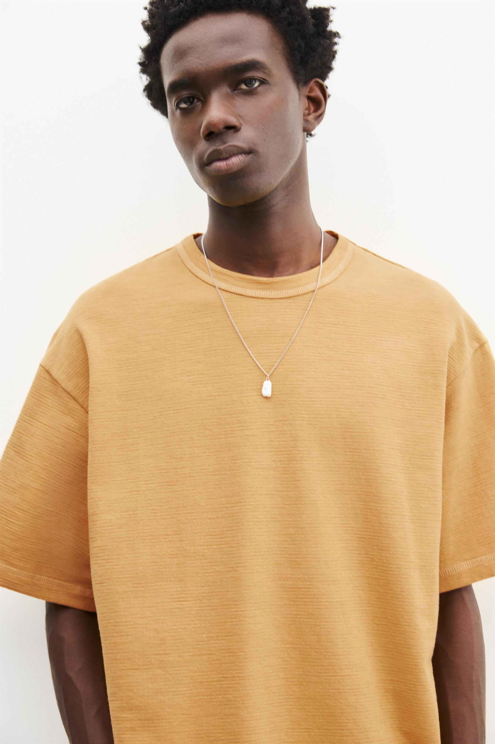 Short sleeve textured T-shirt Product Image