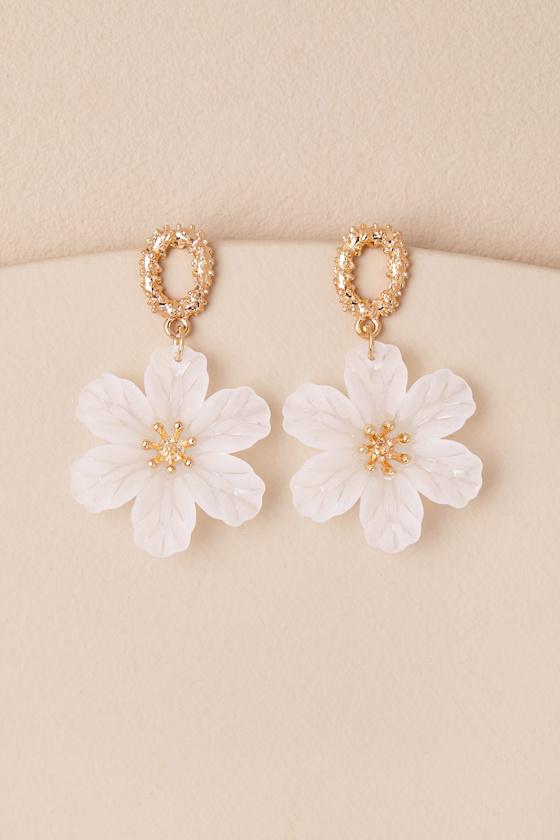 Edlyn White Flower Statement Earrings Product Image