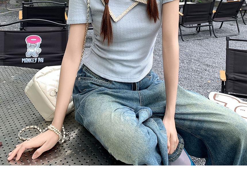 Short-Sleeve Asymmetrical Collar Contrast Trim Ruched Crop T-Shirt Product Image