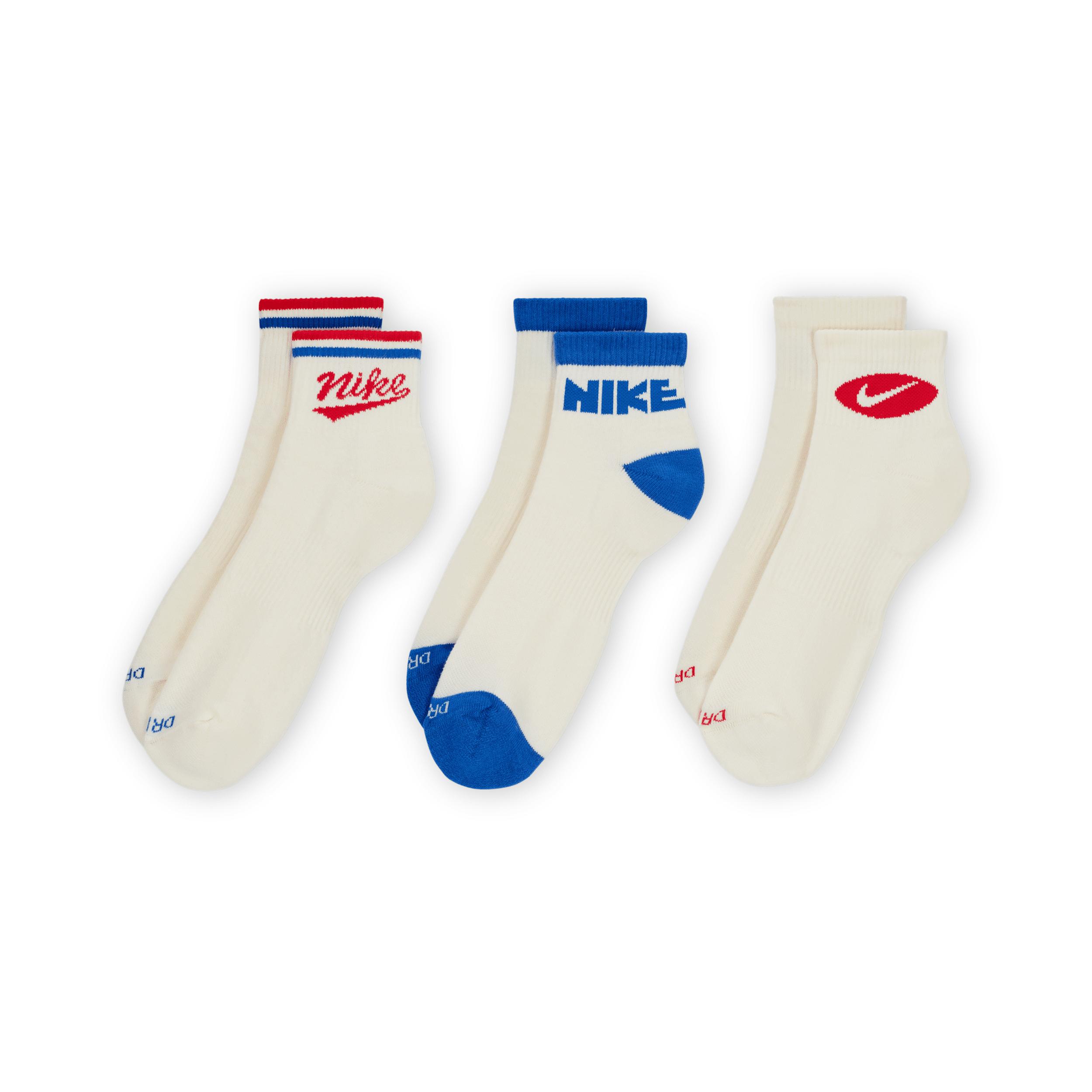 Nike Men's Everyday Plus Ankle Socks (3 Pairs) Product Image