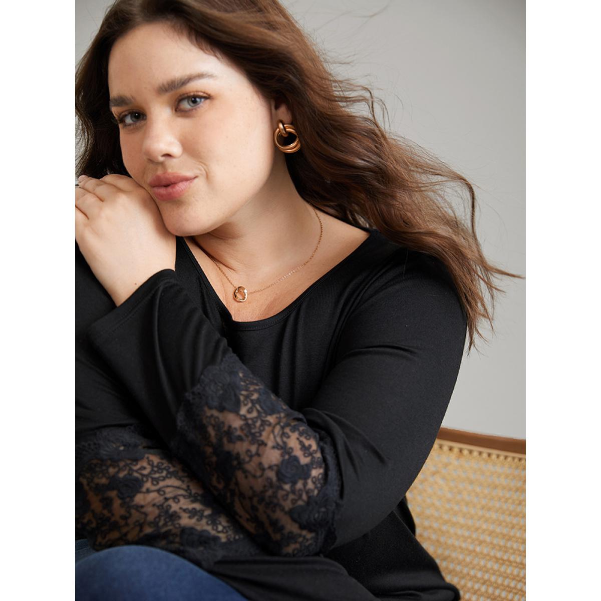 Plus Size Guipure Lace Plain Mesh T-shirt Black Women Casual See through Plain Round Neck Everyday T-shirts BloomChic 26/4X Product Image