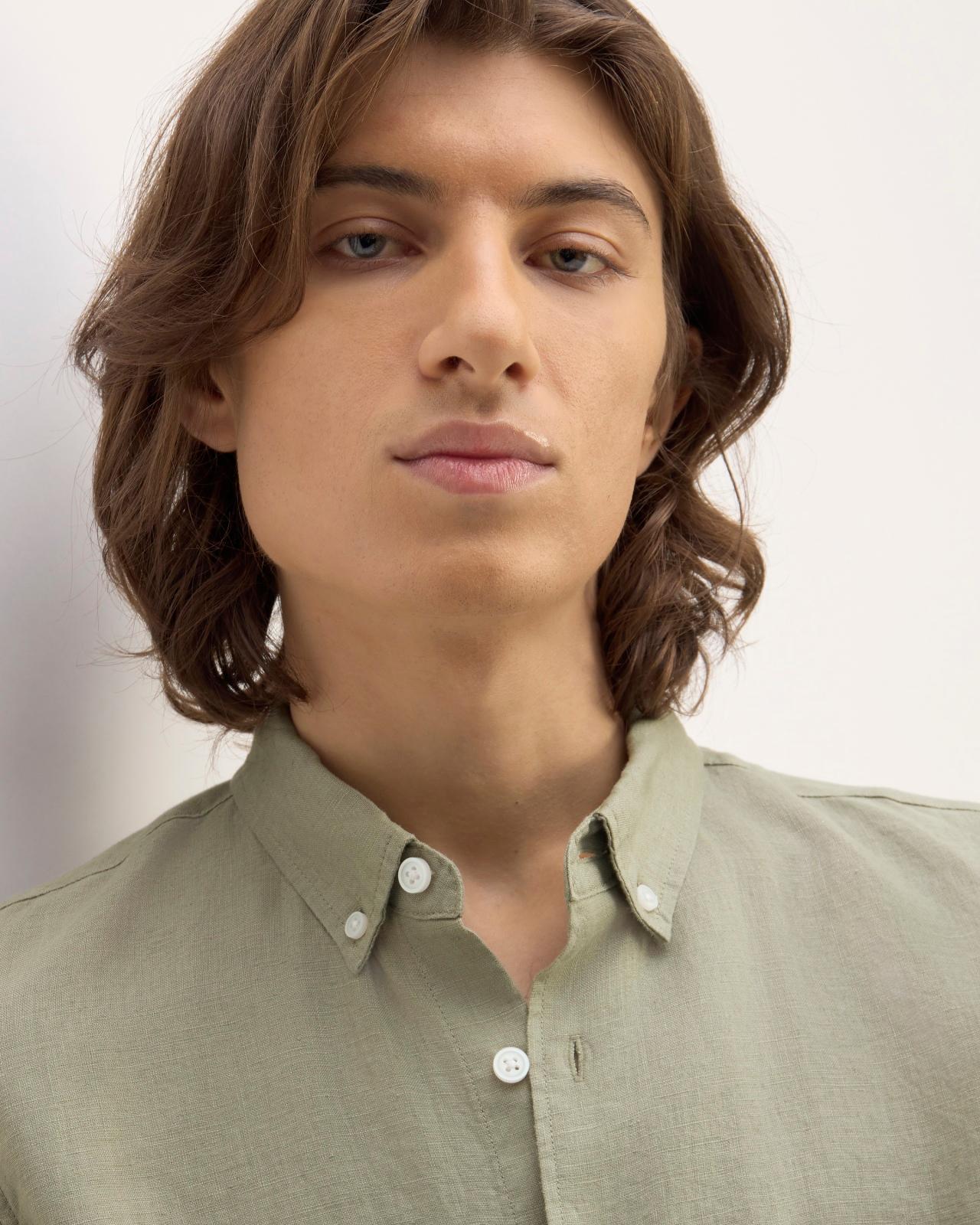 Mens Classic Shirt in Linen by Everlane Product Image