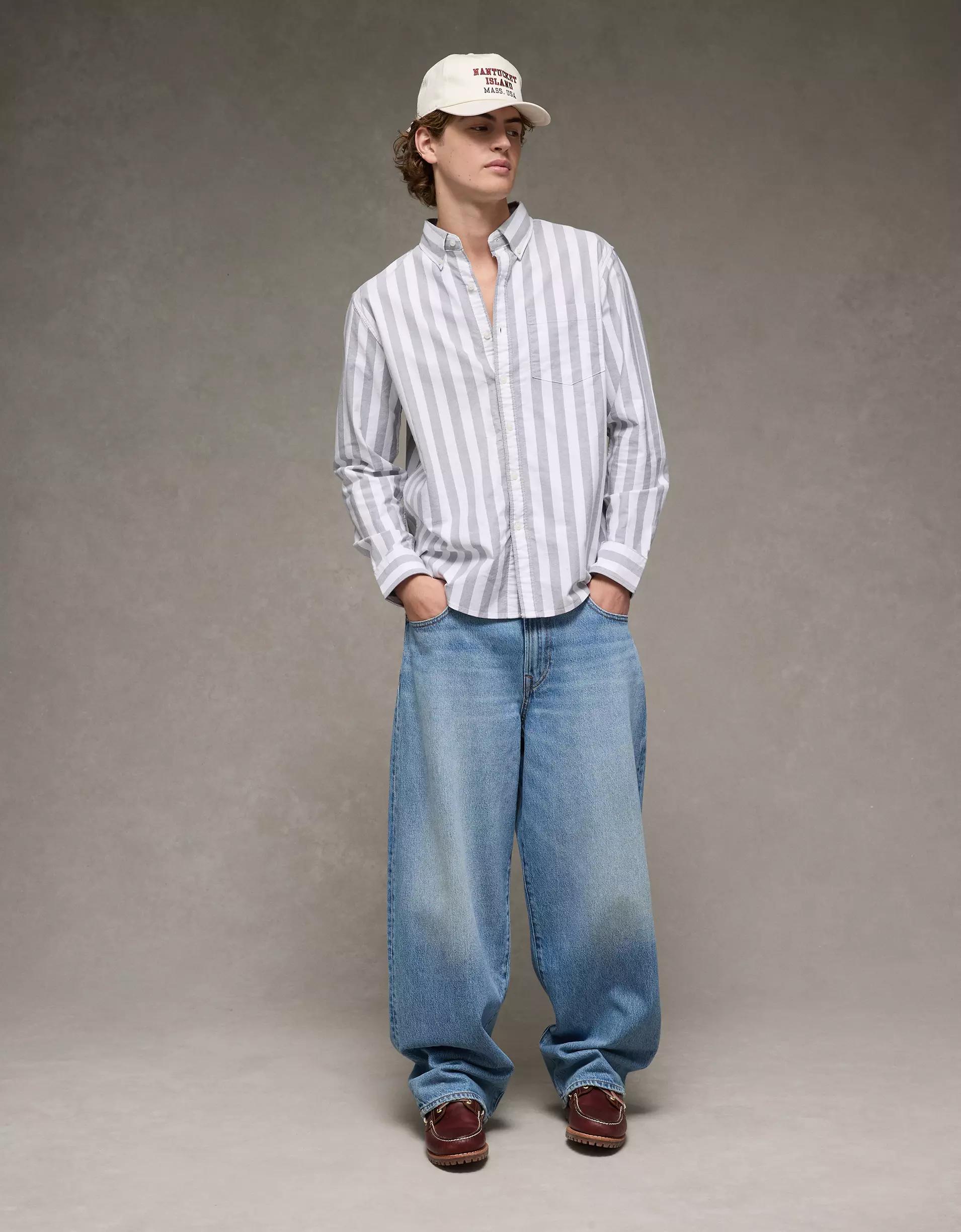 AE Everyday Classic Fit Oxford Button-Up Shirt Product Image