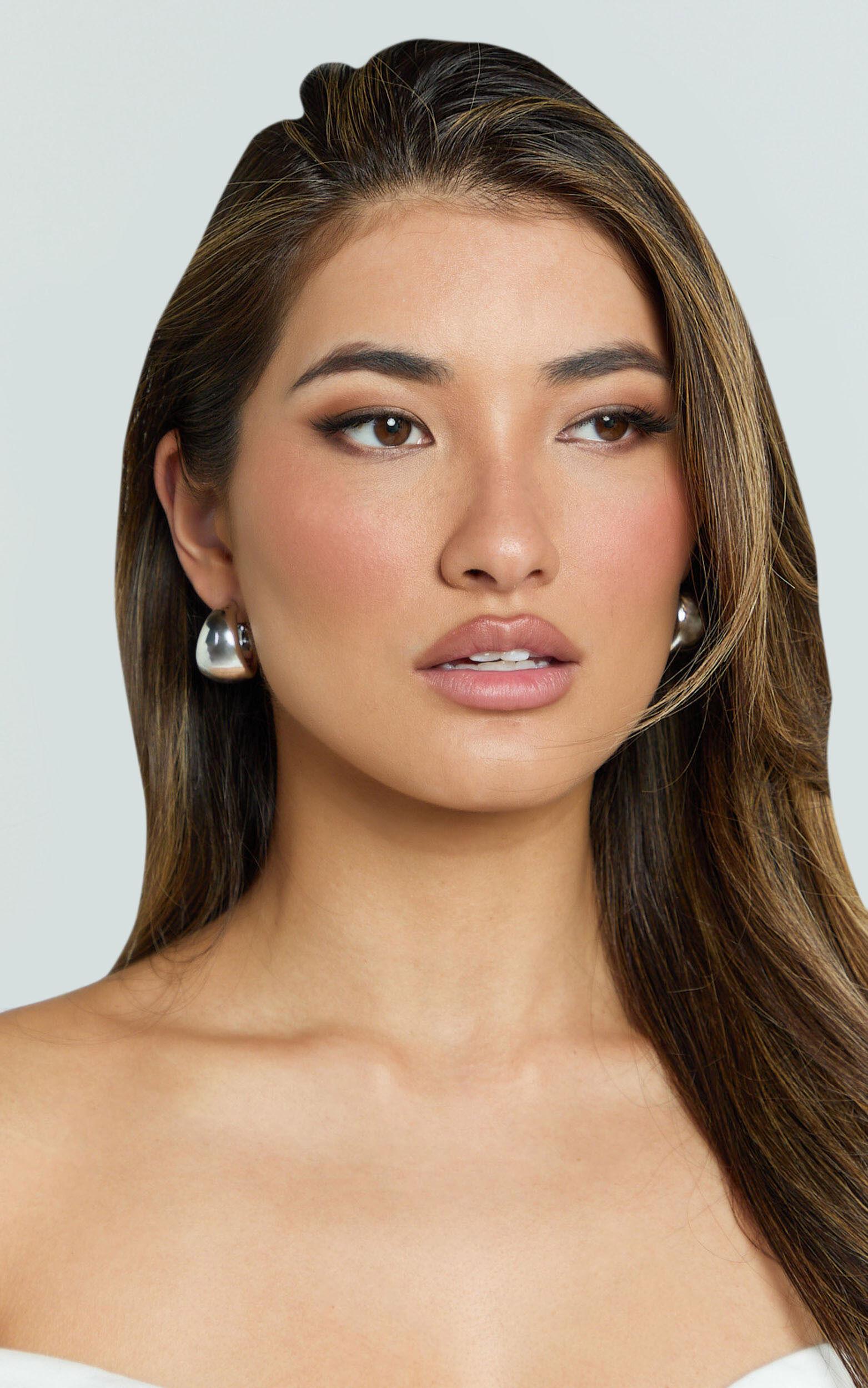 Thia Earrings in Silver Product Image