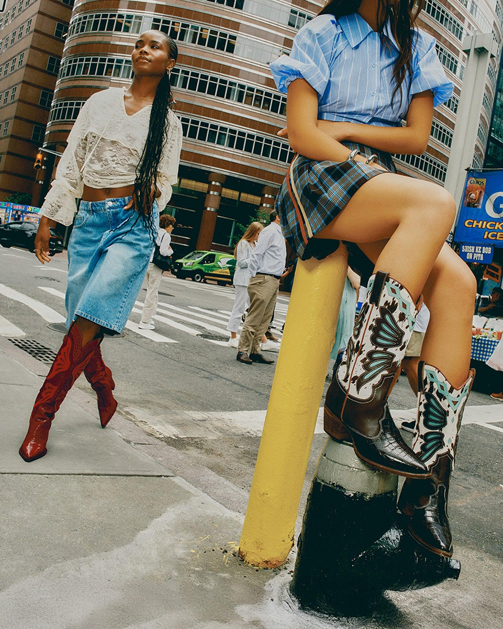 BREA SHORT FOREVER BLUE Female Product Image