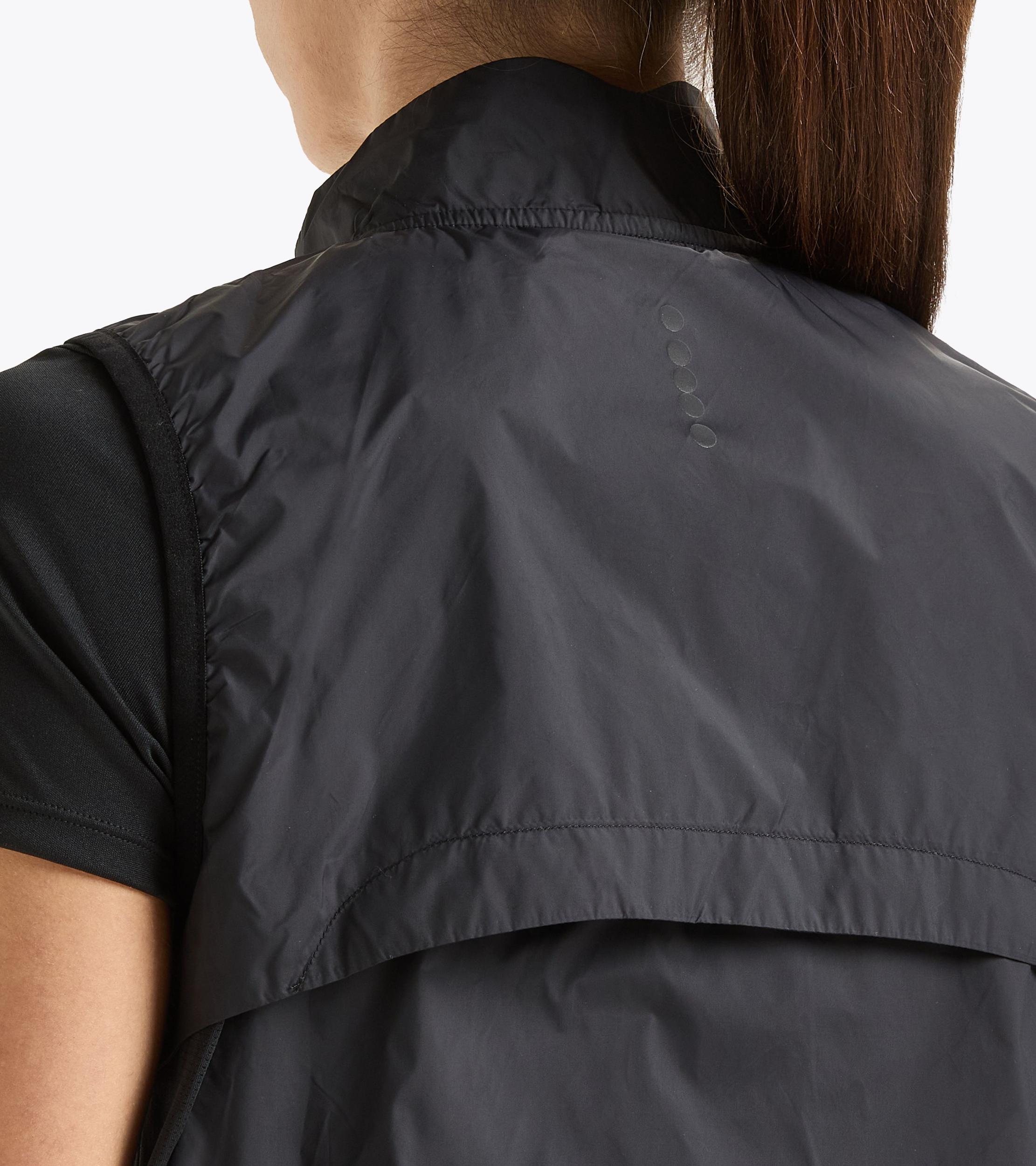L. PACKABLE VEST Product Image