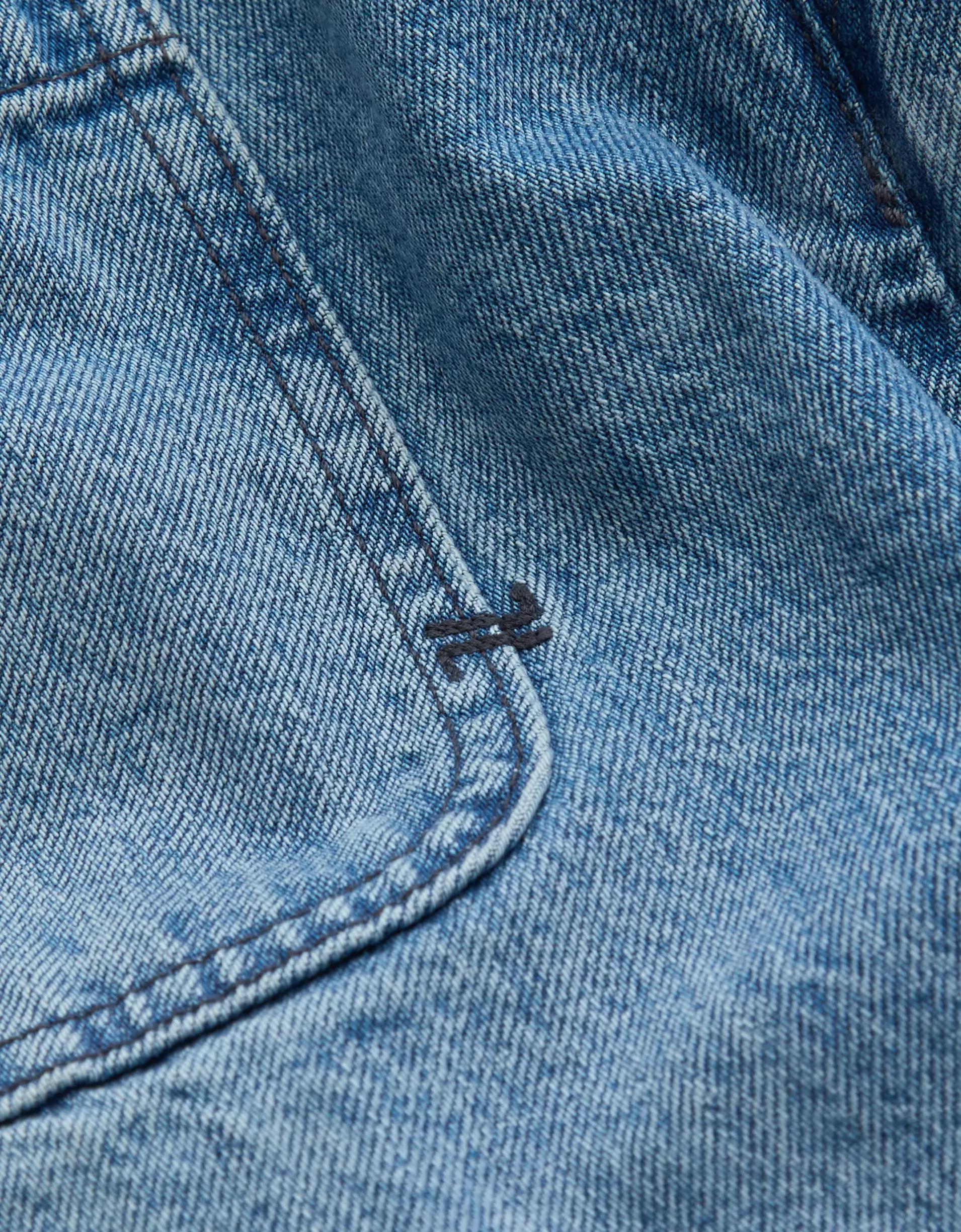 AE77 Premium Barrel Jean Product Image