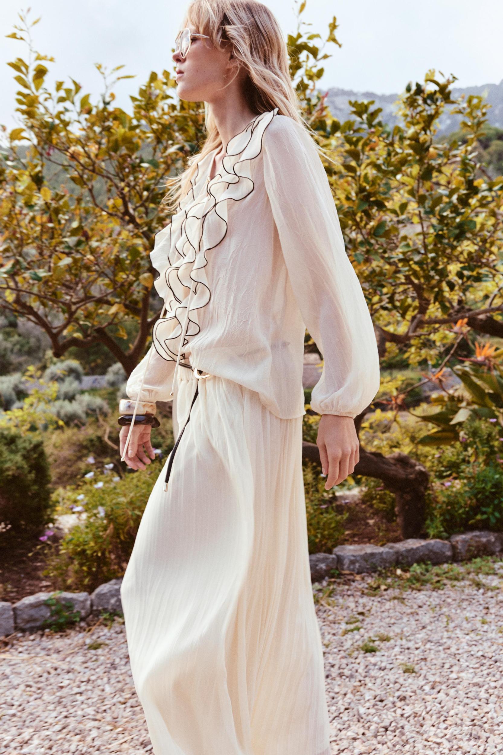 FLOWY SKIRT WITH BELT Product Image