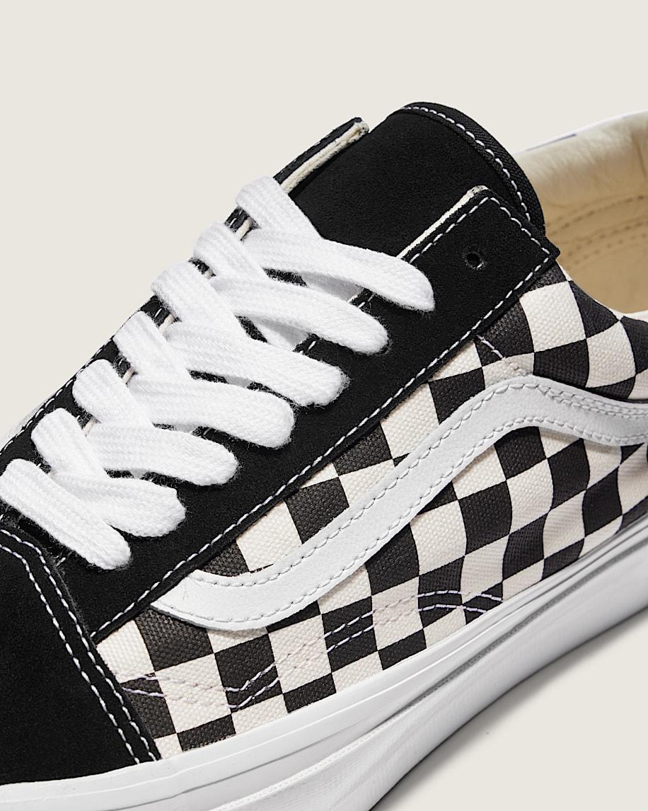 Premium Old Skool Shoe in Black / White| Vans US Product Image