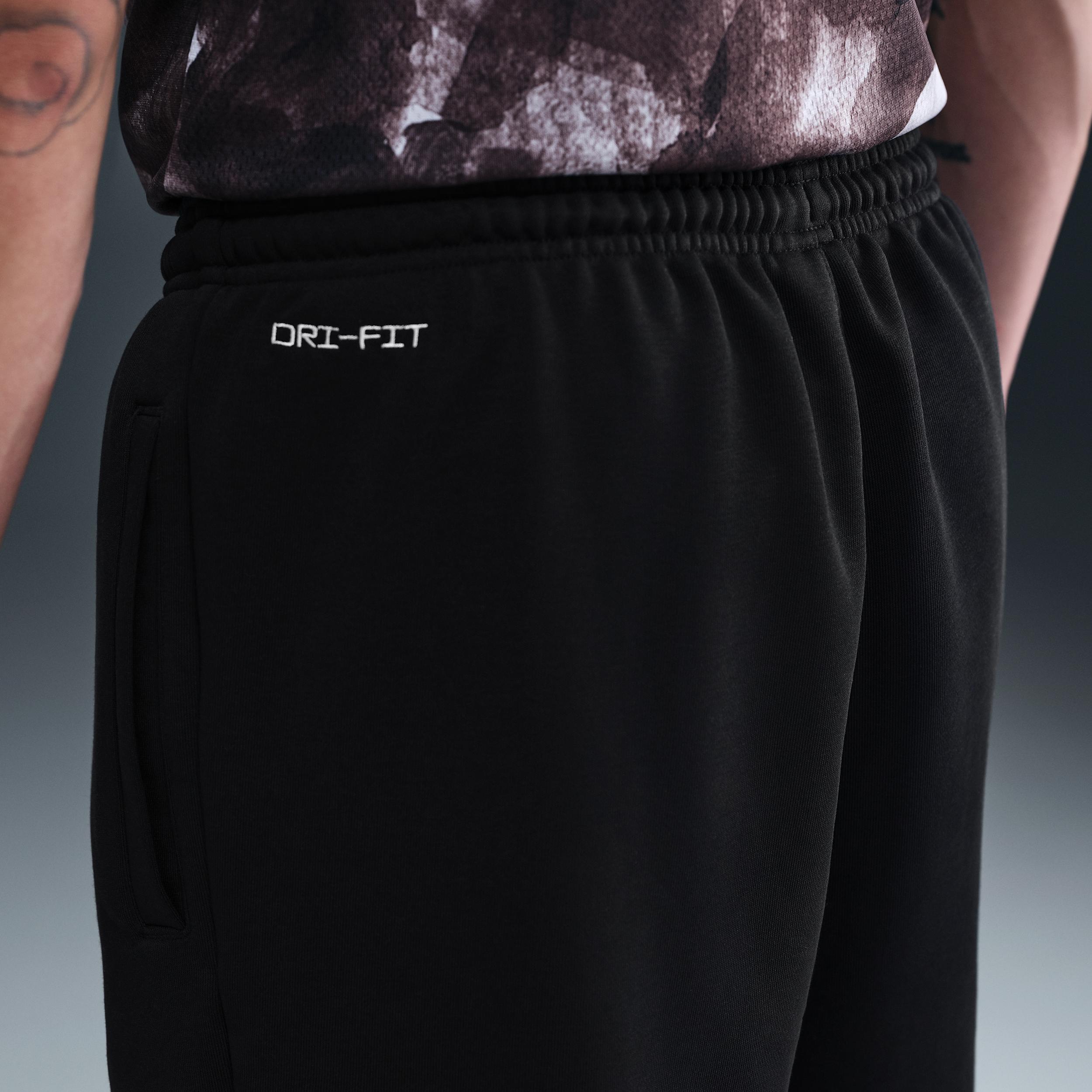 Nike Standard Issue Men's Dri-FIT 7/8-Length Basketball Pants Product Image