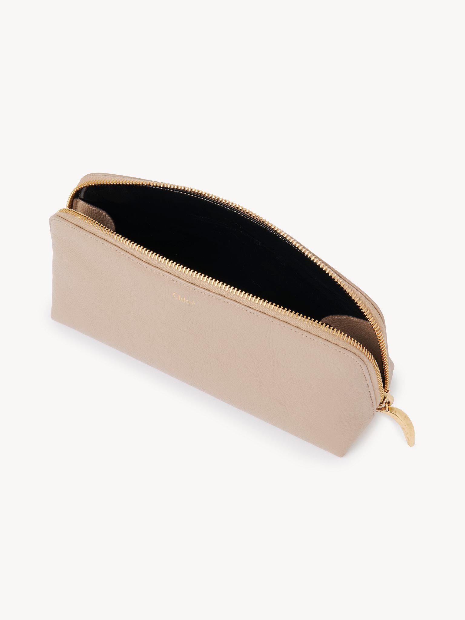 Banana cosmetic pouch in grained leather Product Image
